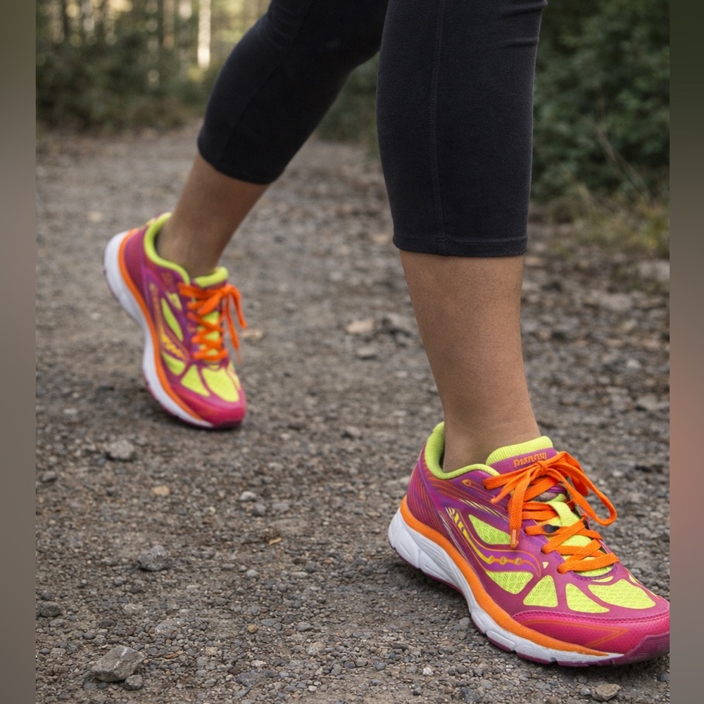 Saucony Kinvara 4 Women’s Size 5.5 Running Shoes Neon Pink Yellow Orange